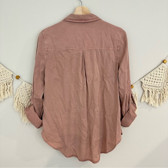 NWT Universal Thread Pink Button Down Shirt - Picture 5 of 9